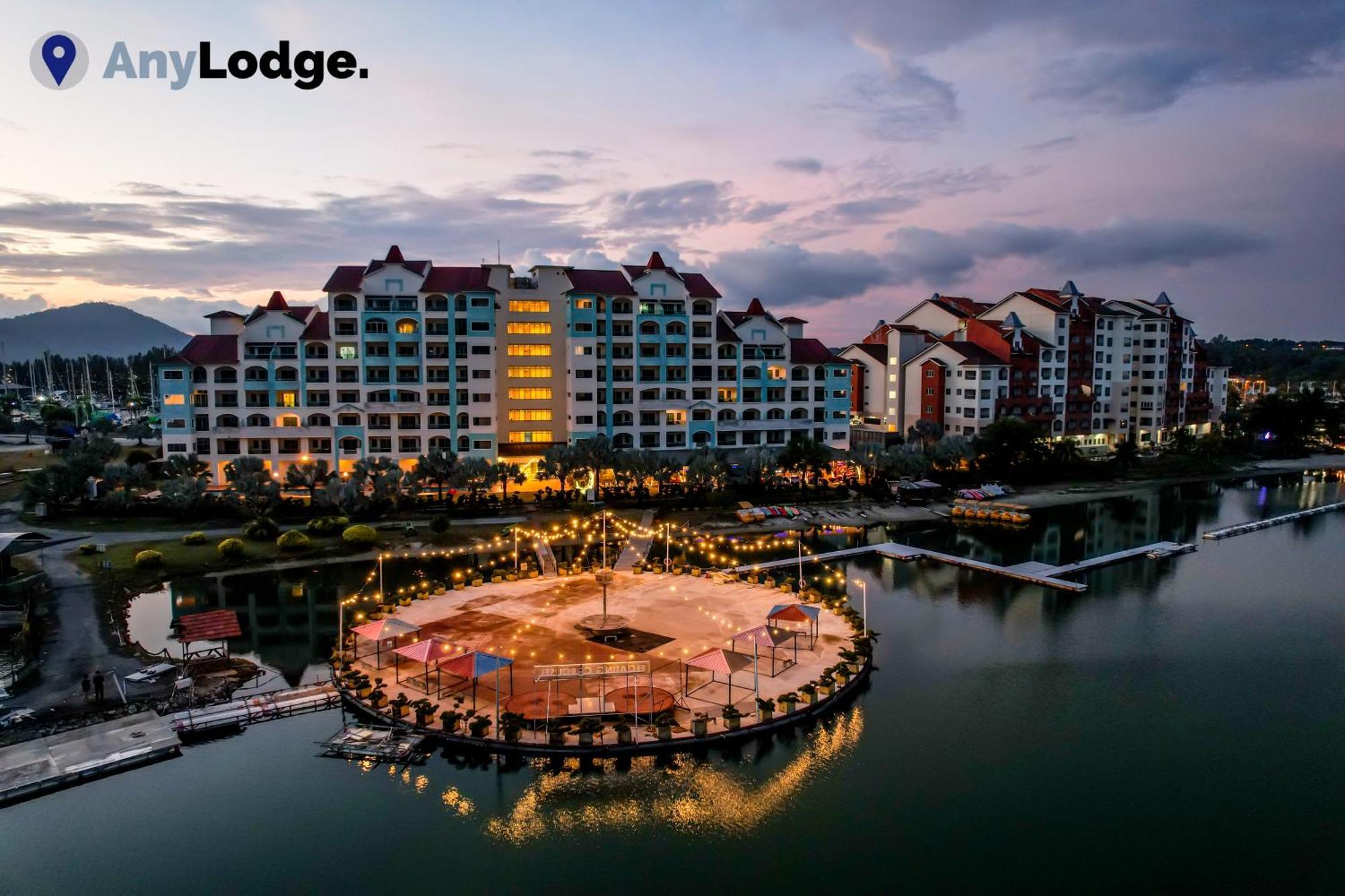 Anylodge Waterfront Marina Island Pangkor Lumut Exterior photo