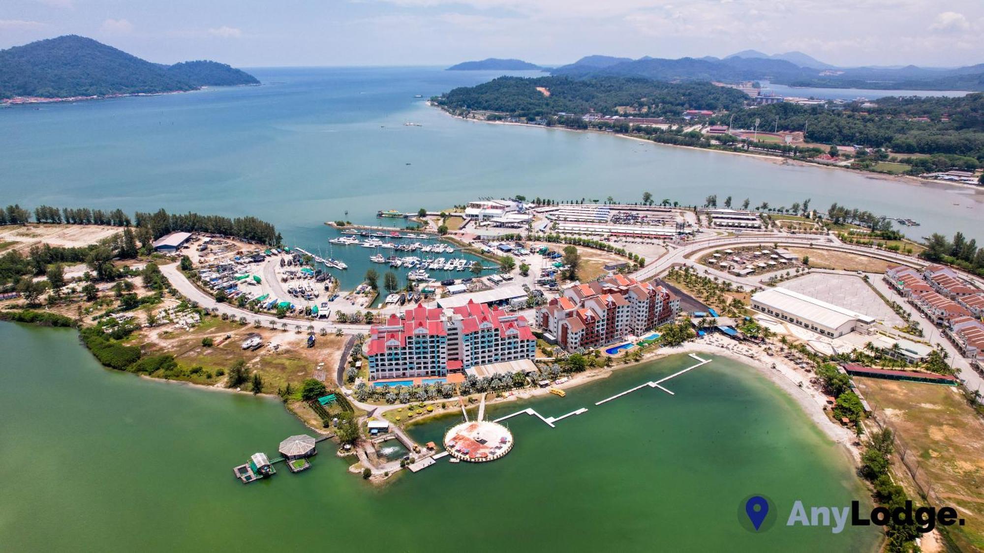 Anylodge Waterfront Marina Island Pangkor Lumut Exterior photo