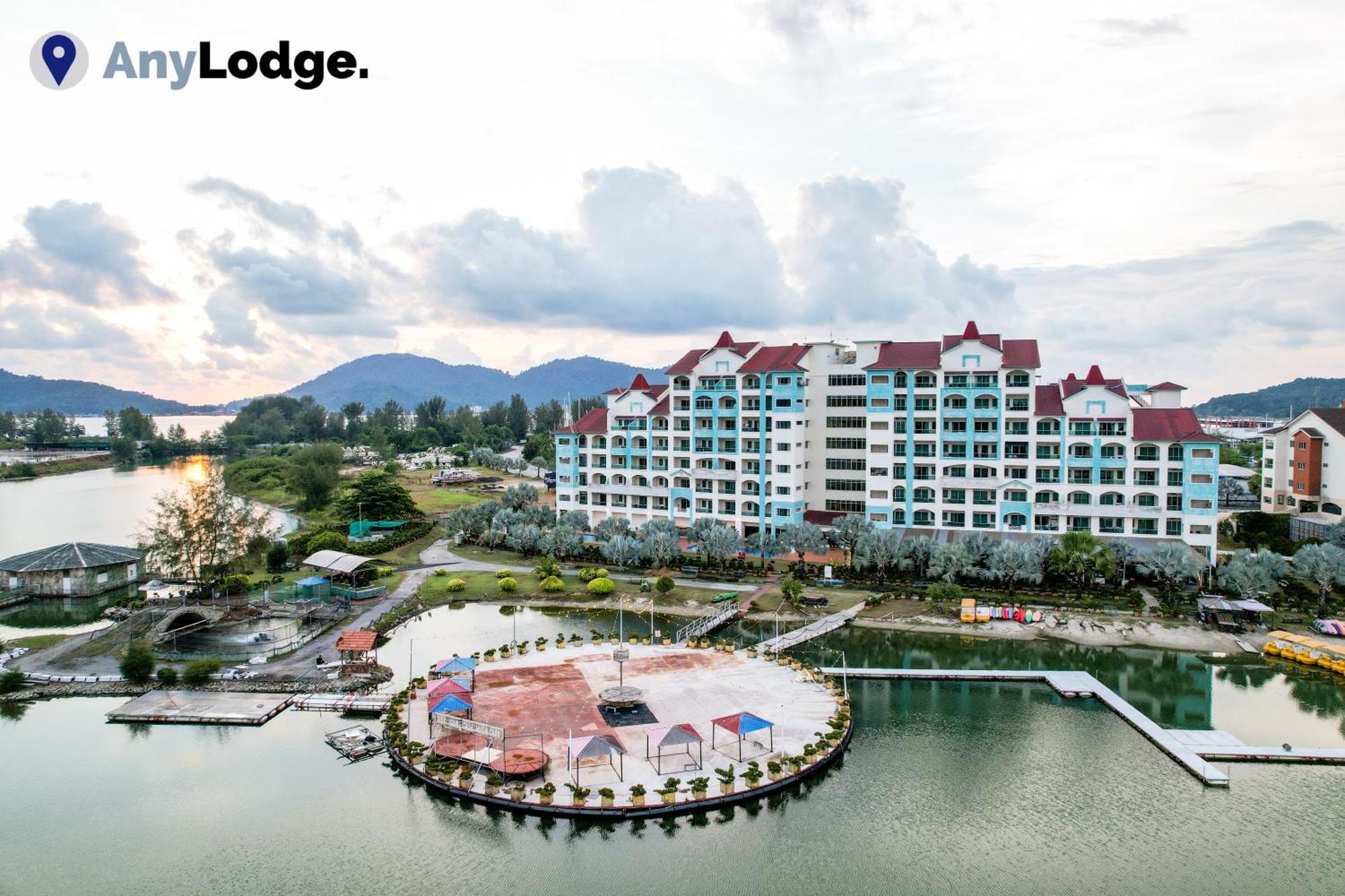 Anylodge Waterfront Marina Island Pangkor Lumut Exterior photo