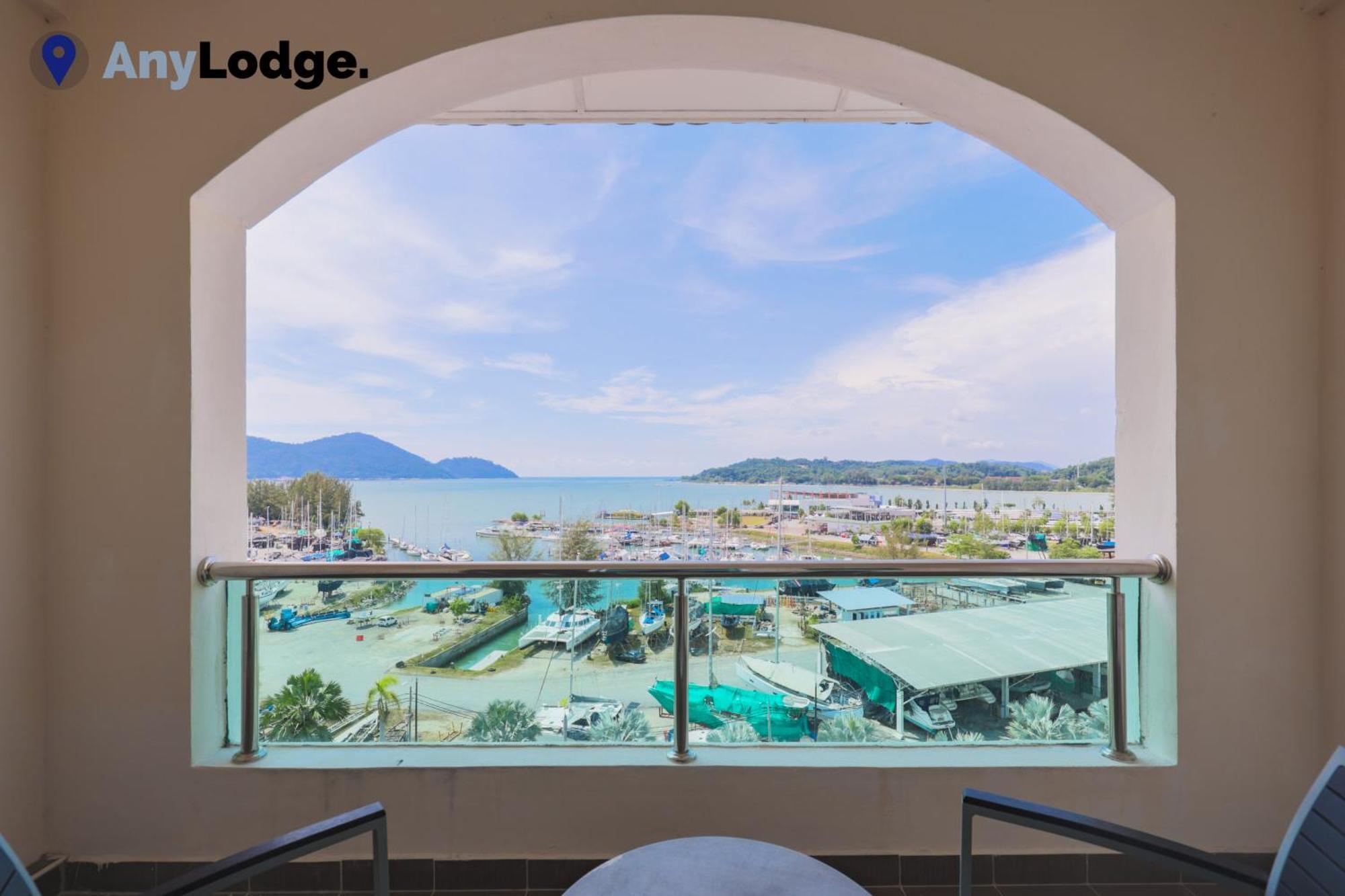 Anylodge Waterfront Marina Island Pangkor Lumut Room photo
